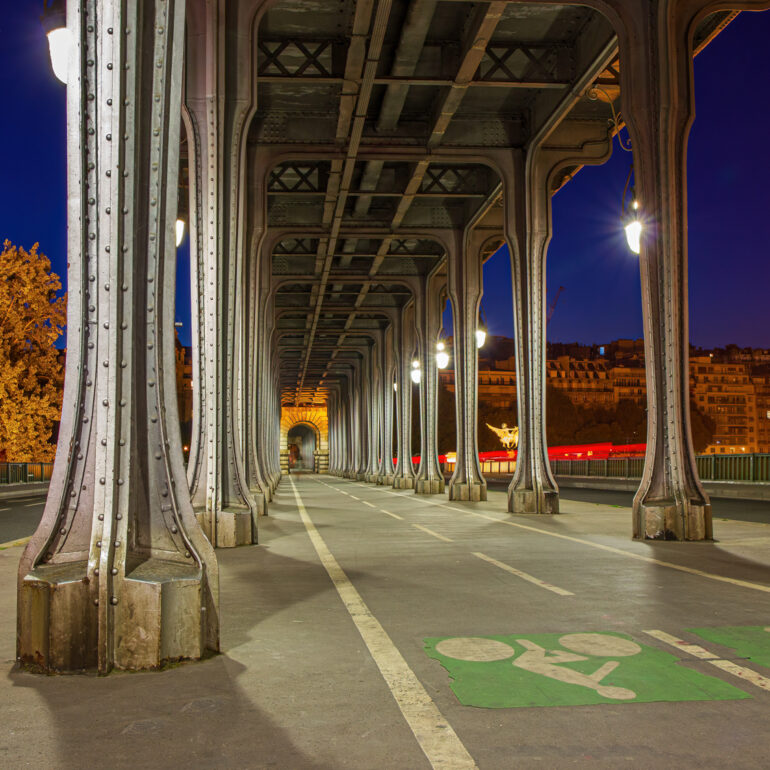 Paris_pont_de_bir-hakeim_2_c