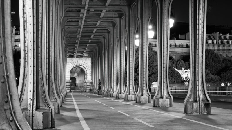 Paris_pont_de_bir-hakeim_3_nb